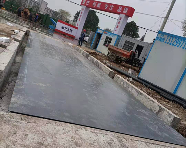 洛陽(yáng)動(dòng)態(tài)汽車(chē)衡生產(chǎn)廠家  電子汽車(chē)衡價(jià)格